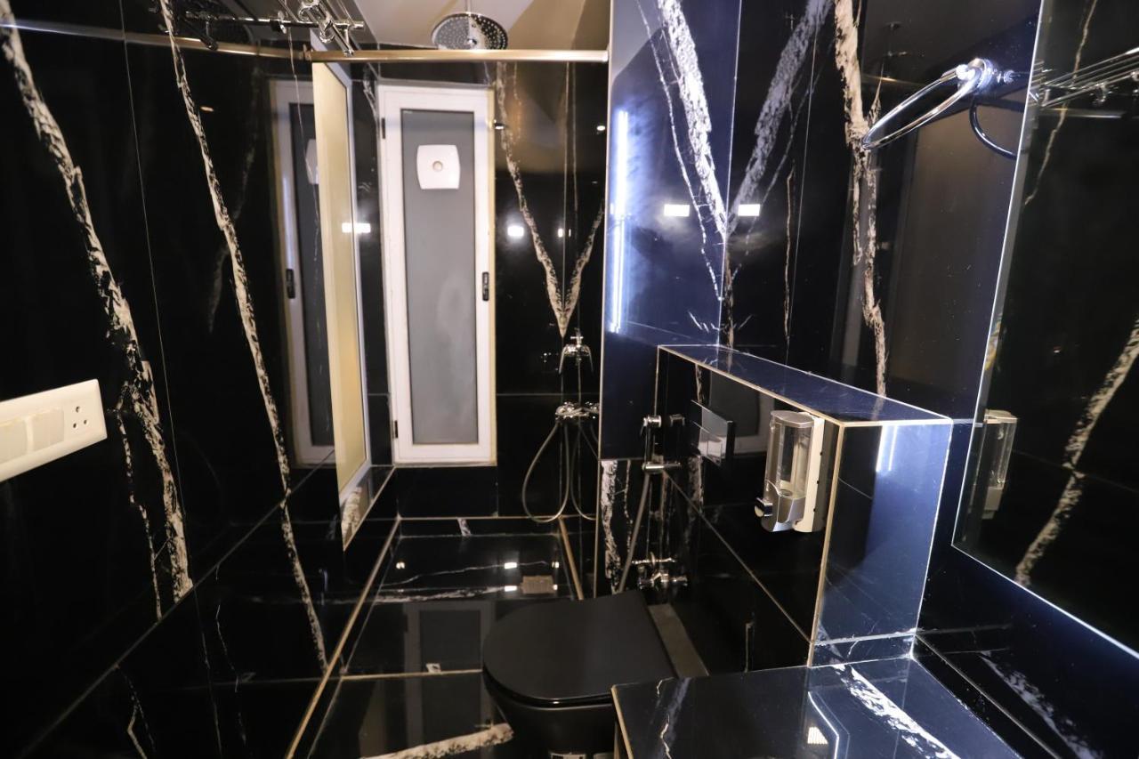 Ip Royal Hotel - Нью-Дели Экстерьер фото